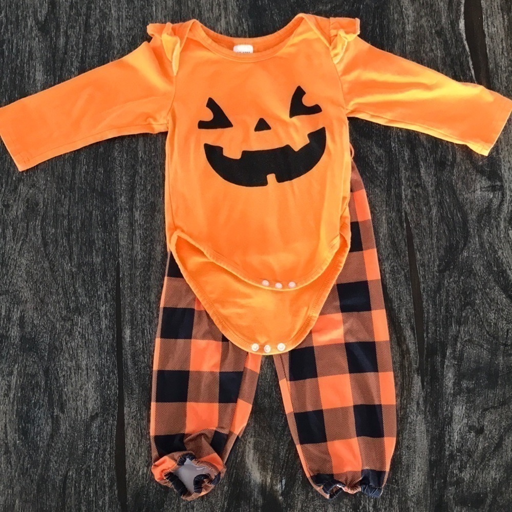 Girls 12-18 month Pumpkin 🎃 Themed Onesie & Bottoms, Orange & Black - Picture 1 of 8